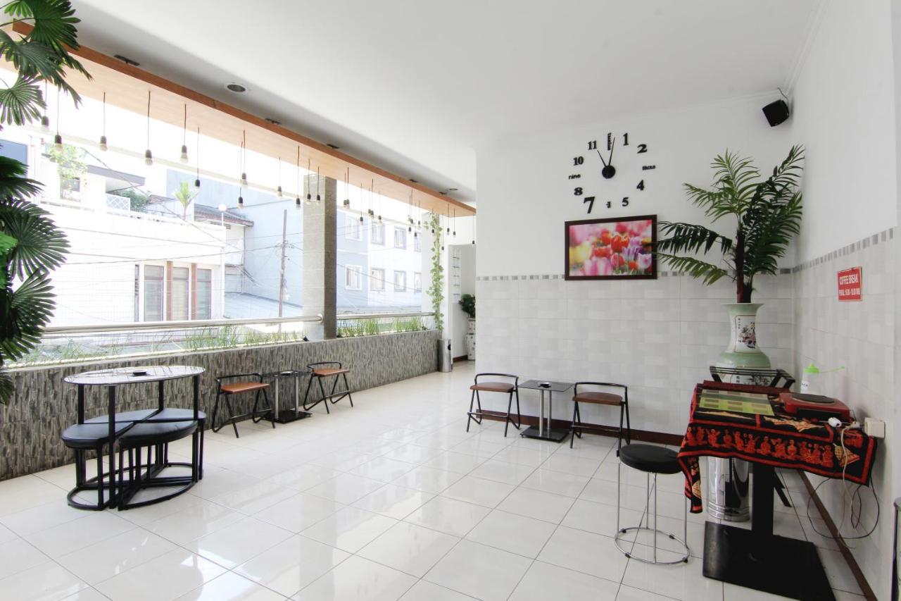 Hotel Palem Бандунг Экстерьер фото